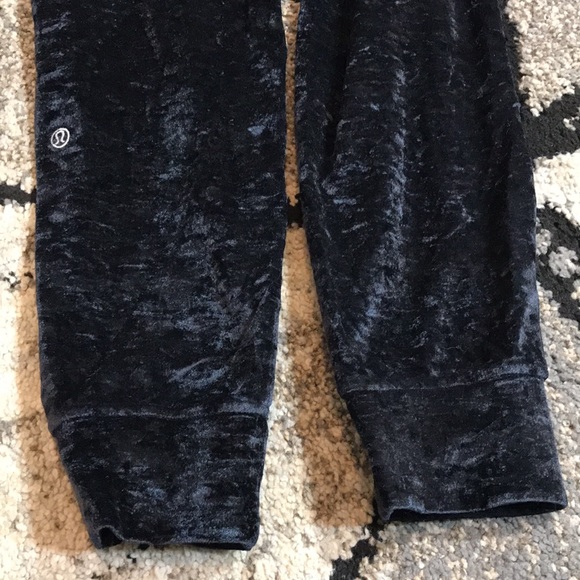 💙Lululemon Black Ready To Crush Velvet Joggers - Picture 8 of 13